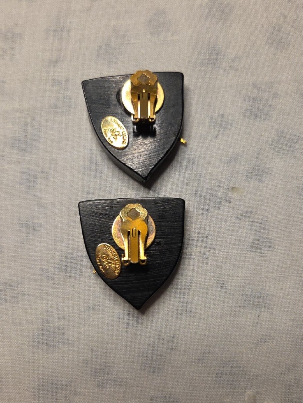 STEWART LUCAS Vintage Black and Gold Shield clip-on Earrings with Amber Crystals - Picture 2 of 4